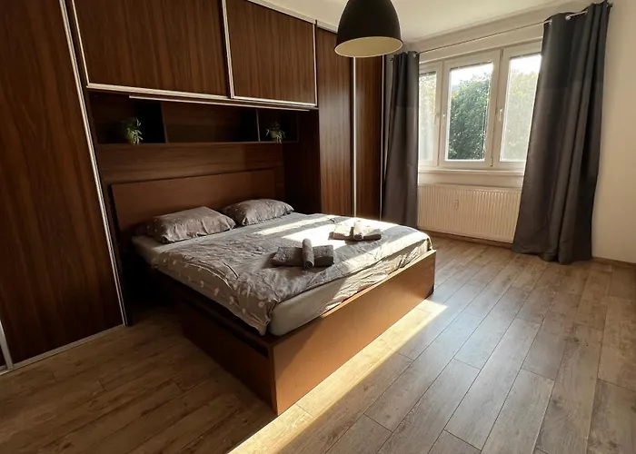 Industrial Apartment I 24Hr Self Check-In I Free Parking & Coffee